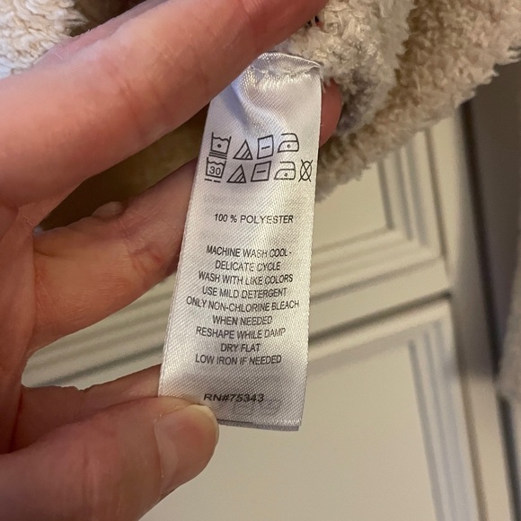 Cozy Pink Heart Sweater - Picture 9 of 9